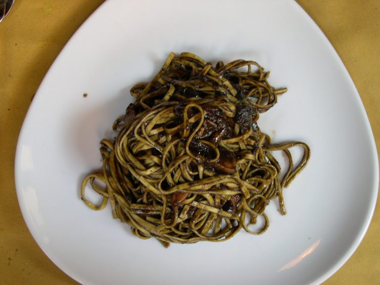 spaghetti nero di seppia