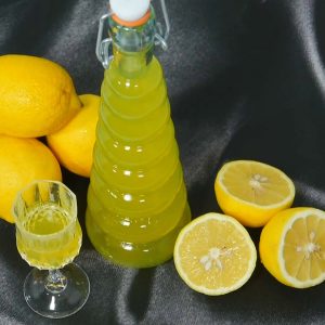 I segreti del Limoncello tradizionale tipico della costiera Amalfitana