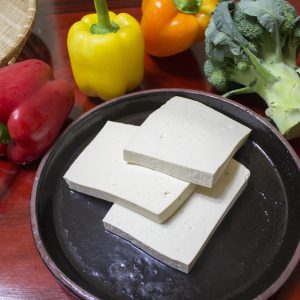 Tagliatelle con tofu e broccoletti