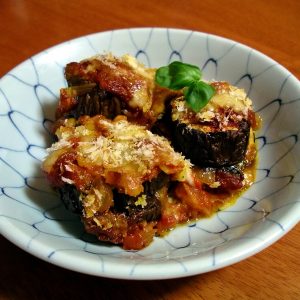 Involtini di melanzane alla parmigiana: un antipasto light