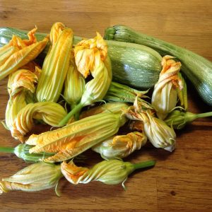 Fusilli con zucchine e fiori di zucca