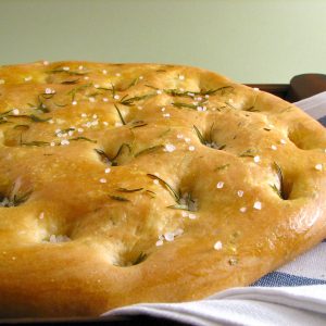 Panfocaccia alla salvia e rosmarino