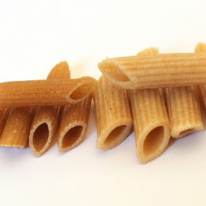 Penne integrali con spinaci e scamorza