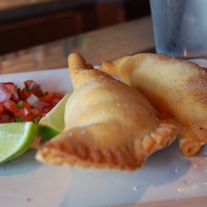 Panzerotti con pomodori secchi e scamorza