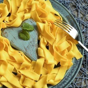 Tagliatelle agli asparagi e pesto