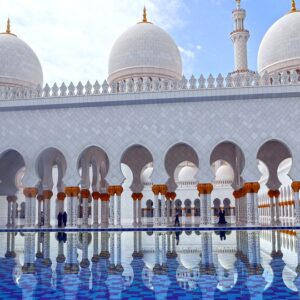 Visitare Abu Dhabi, dalle costruzioni futuristiche ai siti patrimonio UNESCO