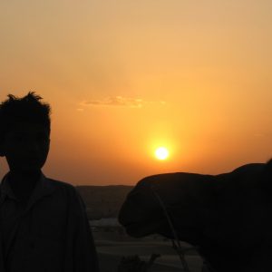 Alla scoperta dell’India rimanendo incantati dal tramonto al Cenotafio di Bada Bagh in Rajasthan