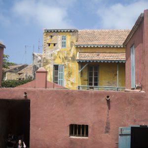 L’isola di Gorée, tra viuzze color pastello e la Casa degli Schiavi