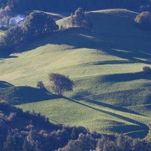 7) “TÖRGGELEN” in Valle Isarco e Val di Funes - L'antica tradizione vuole che nelle ultime giornate calde e assolate d'autunno, le osterie e i masi dell'Alto Adige aprano le stube agli avventori per far assaggiare castagne arrostite e vino nuovo. La Valle Isarco e la Val di Funes sono tra i posti migliori per farlo, anche perché in questo periodo ospitano tanti eventi a tema ed escursioni organizzate.