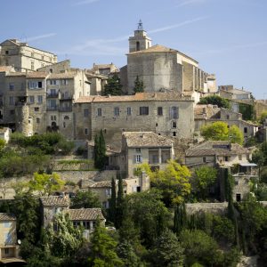 L’antico borgo di Gordes, come un balcone sulla Provenza