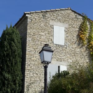 L’antico borgo di Gordes, come un balcone sulla Provenza