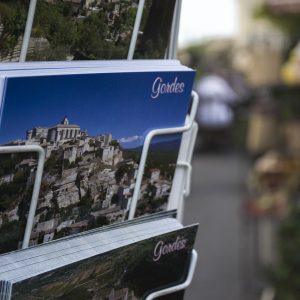 L’antico borgo di Gordes, come un balcone sulla Provenza