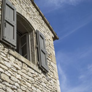 L’antico borgo di Gordes, come un balcone sulla Provenza