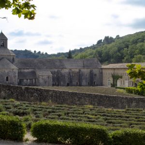 L’antico borgo di Gordes, come un balcone sulla Provenza