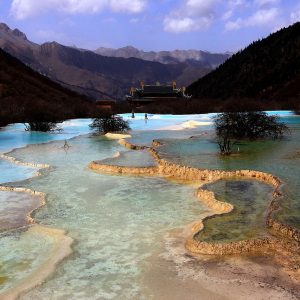 Cina: lo spettacolo di Huanglong nel Parco Nazionale di Jiuzhaigou