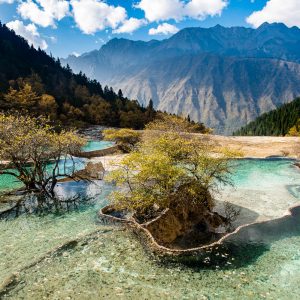 Cina: lo spettacolo di Huanglong nel Parco Nazionale di Jiuzhaigou