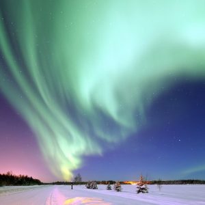 Dormire in un igloo per vedere l’aurora boreale in Finlandia