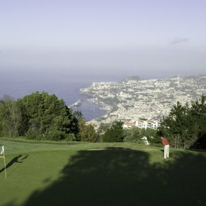 Il paradiso per i golfisti con un clima subtropicale che garantisce cieli azzurri e meravigliose viste sull'oceano tutto l'anno