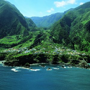 Seixal è il luogo perfetto per i praticanti di torrentismo e da non perdere è anche il belvedere Veu da Noiva (velo della sposa) che si trova accanto alla omonima e bellissima cascata naturale.