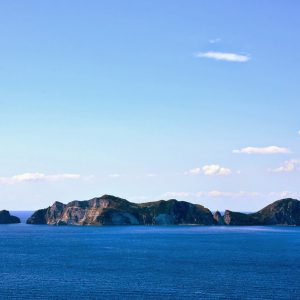 Isola di Palmarola, oasi naturale per chi ama immersioni e vela