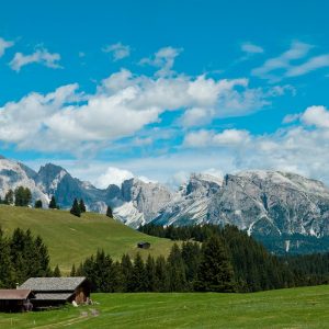 Itinerari nell’Alpe di Siusi, tra le Dolomiti Patrimonio UNESCO