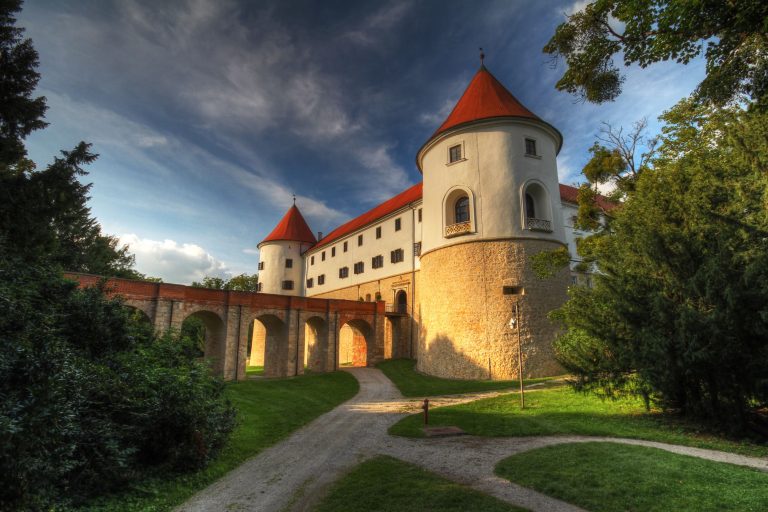 Mokrice Castle 2