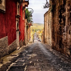 Sull’Etna in autunno, tra percorsi enogastronomici e leggende