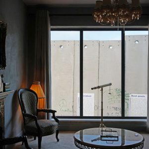 The Walled Off l’hotel ideato da Banksy in Palestina