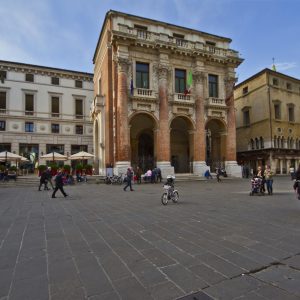 Il presepe in vetro di Murano in Piazza dei Signori a Vicenza