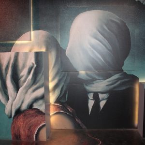 Inside Magritte, la mostra surrealista a Milano