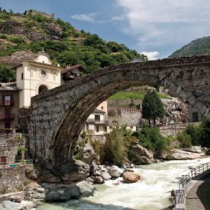 Valle d’Aosta: cosa vedere, itinerari tra castelli e misteri