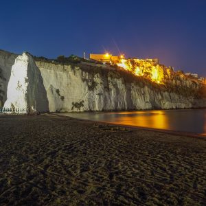 Cristalda e Pizzomunno, sulle tracce della leggenda d’amore di Vieste