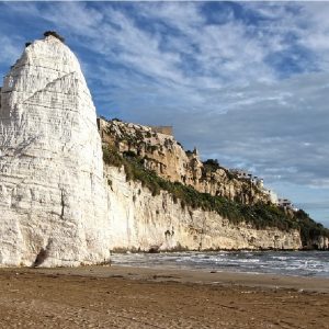 Cristalda e Pizzomunno, sulle tracce della leggenda d’amore di Vieste