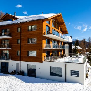 Aletsch Arena, sciare sul più grande ghiacciaio delle Alpi in Svizzera