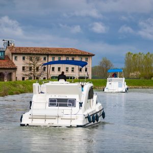 Vacanza a Venezia esplorando la laguna con l’houseboat