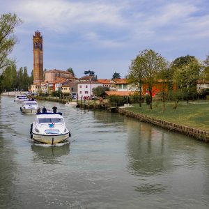 Vacanza a Venezia esplorando la laguna con l’houseboat