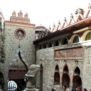 Rocchetta Mattei, il Castello dei Misteri a Bologna