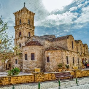 Visitare l’Isola di Cipro, una vacanza tra mare e monasteri