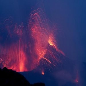 Stromboli, itinerario tra mare, gechi e “Iddu”