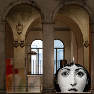 L’installazione di Barnaba Fornasetti e Valeria Manzi al Fondaco dei Tedeschi