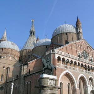 Arquà e la misteriosa dimora alchemica del Petrarca