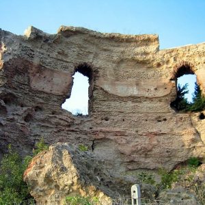 Campania, passeggiata “infernale” intorno al Lago di Averno