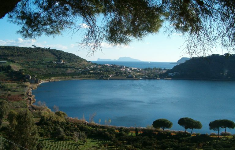 lago averno misteri