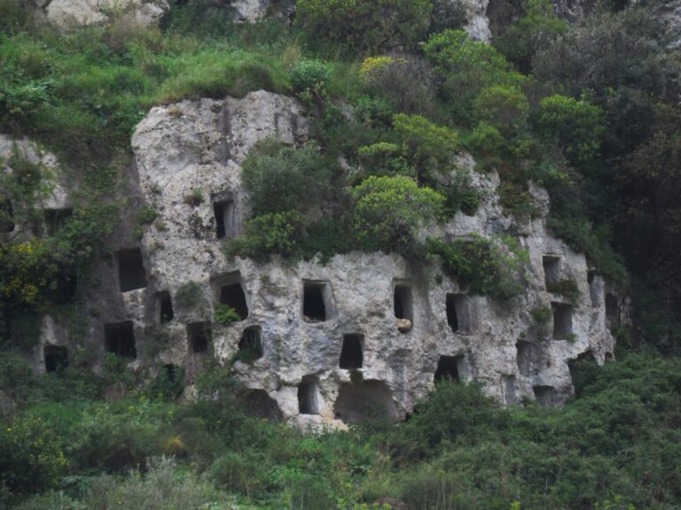 Pantalica Necropoli Sicilia