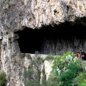 In Sicilia, nella tana del drago di Mongiuffi Melia