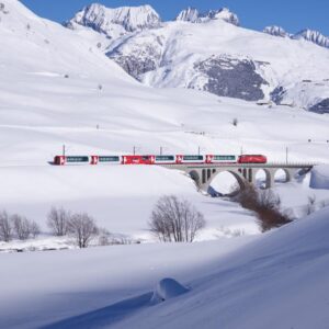 Viaggio in treno attraverso le Alpi svizzere con Glacier Express