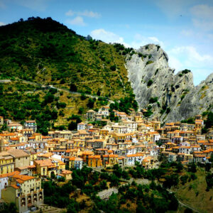 Basilicata, visitare Castelmezzano cercando il Santo Graal