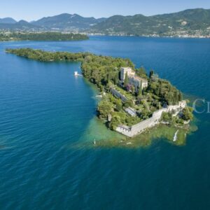 Isola del Garda, i giardini e il castello sul Lago di Garda