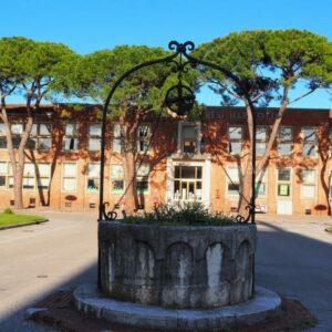 La Piazza con le Scuole Elementari