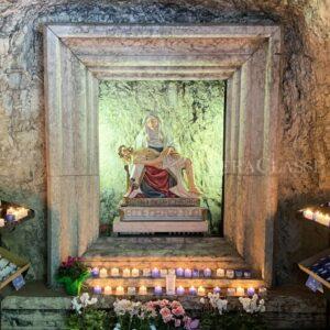 Madonna della Corona, il Santuario sulla roccia in Veneto